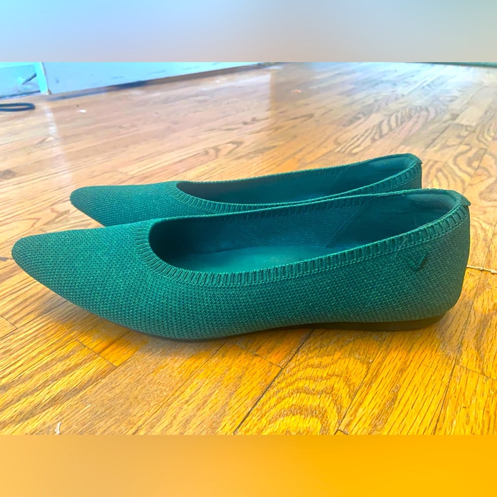 Vivaia Pointed-Toe Ballet Flats in Forest Green